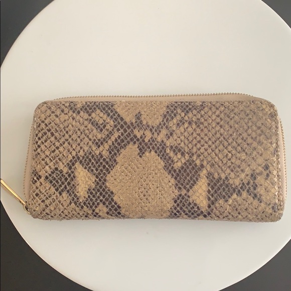 Michael Kors wallet/ cardholder - Picture 2 of 5